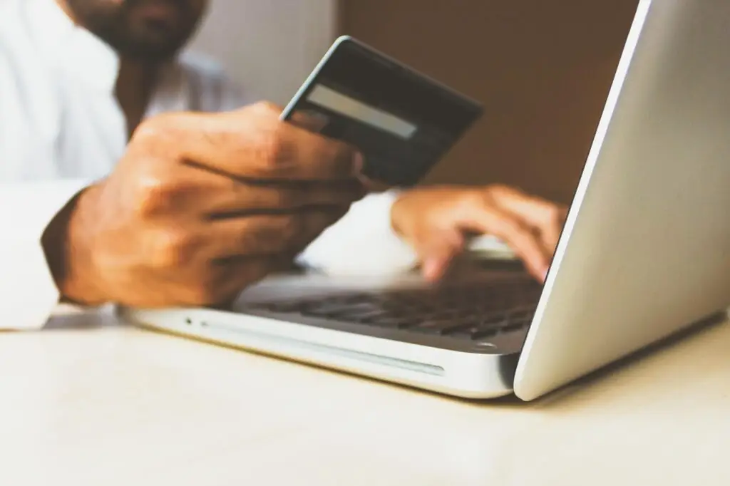 prime bienvenue parrainage banque en ligne recrutement clients